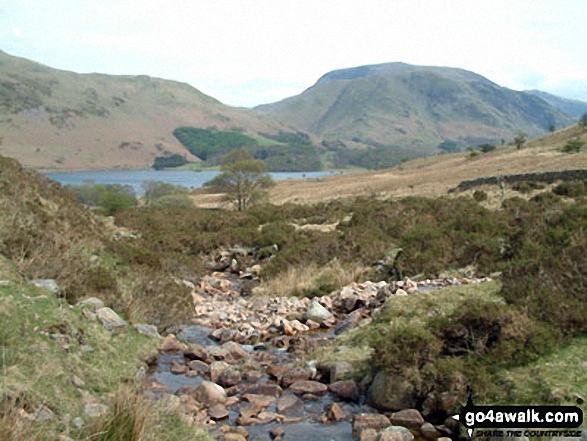 Walk c324 Starling Dodd and Great Borne from Buttermere - Whiteless Pike (left), High Snockrigg and Robinson (right) and Crummock Water from Black Beck (Mosedale)