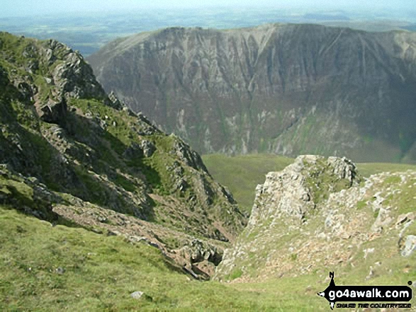 Walk c310 The Coledale Horseshoe from Braithwaite - Whiteside from Grasmoor