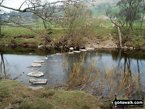 Walk ny157 High Harker Hill and Greets Hill from Reeth - Stepping Stones across River Swale