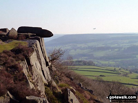 Walk d143 Curbar Edge, Froggatt Edge and Big Moor from Curbar Gap - Military Jet passing Baslow Edge