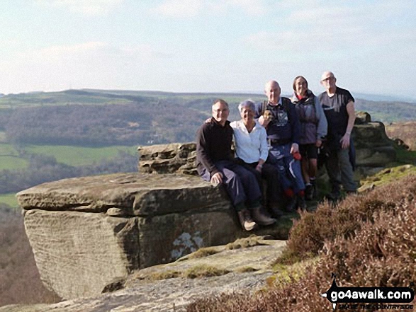 Walk d143 Curbar Edge, Froggatt Edge and Big Moor from Curbar Gap - David Morecroft and friends from the Jubilee Walkers on Curbar Edge above Baslow