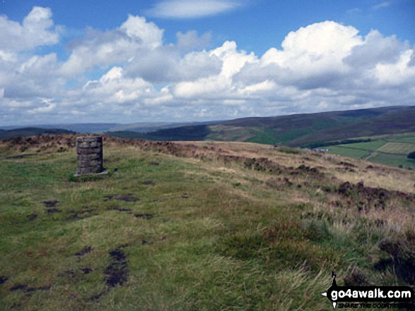 Walk d171 Lantern Pike and Cown Edge Rocks from Hayfield - Lantern Pike Summit