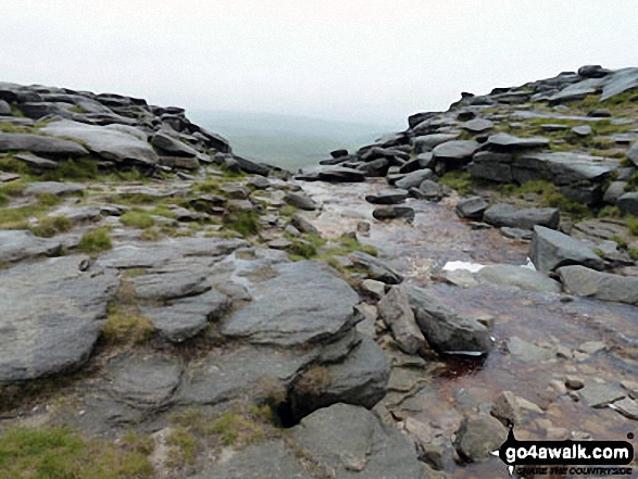 Walk d240 Kinder Downfall and Kinder Scout from Edale - The River Kinder flowing towards the waterfall at Kinder Downfall on the Kinder Scout Plateau