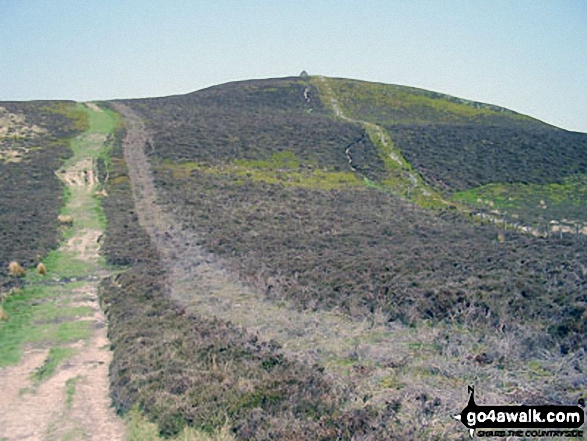 Walk dn142 Moel Famau from Moel Famau Country Park - Moel Dywyll from The Offa's Dyke Path North of Moel Famau