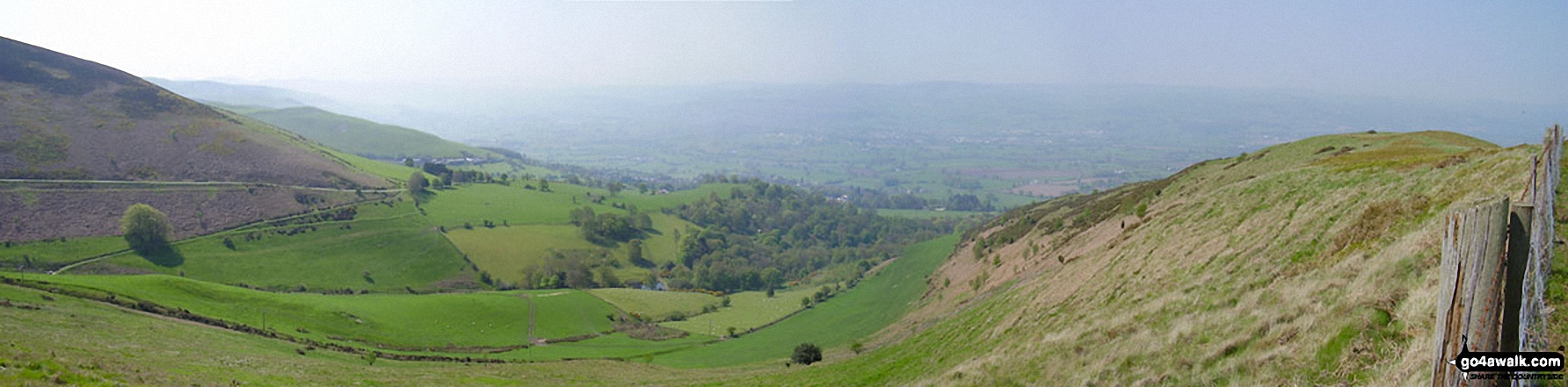 Walk dn174 Moel Famau from Bwlch Penbarras - The shoulder of Foel Fenlli and a distant Snowdonia from<br> The Offa's Dyke Path above Bwlch Penbarras