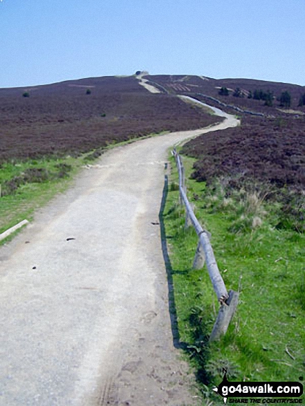 Walk dn112 Moel Famau and Moel Dywyll from Moel Famau Country Park - The Offa's Dyke Path approaching the summit of Moel Famau