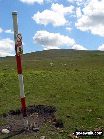 Walk de149 Yes Tor and High Willhays from Okehampton Camp - Entering the firing range on Yes Tor