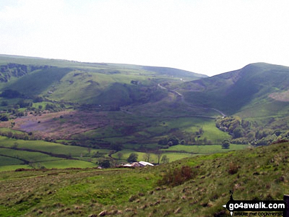 Walk d224 Lose Hill from Edale - The Vale of Castleton and Mam Tor (right) from Hollins Cross