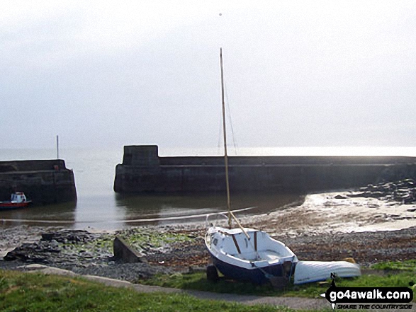 Walk n116 Dunstanburgh Castle from Craster - Craster Harbour