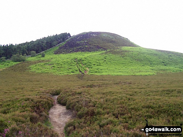 Walk Ros Castle (Ross Castle) walking UK Mountains in   Northumberland, England