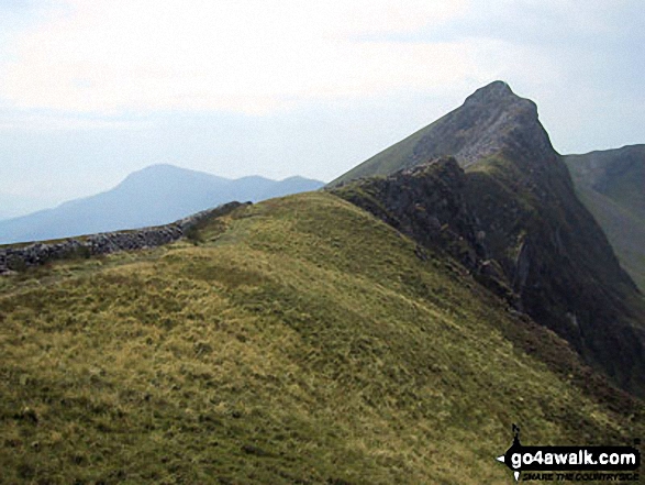 Walk gw188 The first part of the Nantlle Ridge from Rhyd-Ddu - Mynydd Drws-y-coed and The Nantlle Ridge with Moel Hebog, Moel Lefn and Moel yr Ogof  in the distance (left) from Y Garn (Moel Hebog)