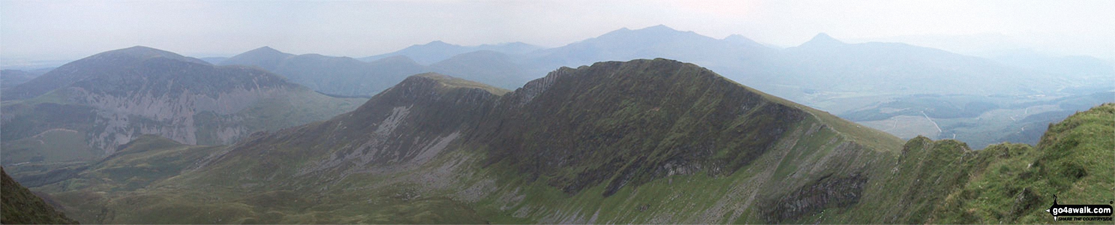 Walk gw188 The first part of the Nantlle Ridge from Rhyd-Ddu - Mynydd Mawr (Llyn Cwellyn), Y Garn (Moel Hebog), The Nantlle Ridge and Mynydd Drws-y-coed from Trum y Ddysgl - with The Snowdon Massif (Moel Eilio (Llanberis), Foel Gron, Moel Cynghorion, Garnedd Ugain (Crib y Ddysgl), Snowdon (Yr Wyddfa), Y Lliwedd and Yr Aran) forming the backdrop