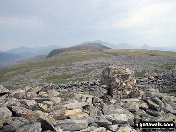 Walk gw203 Craig Cwm Silyn, Garnedd-goch and Mynydd Graig Goch from Cors y Llyn - The Craig Cwm Silyn summit ridge from Garnedd-goch