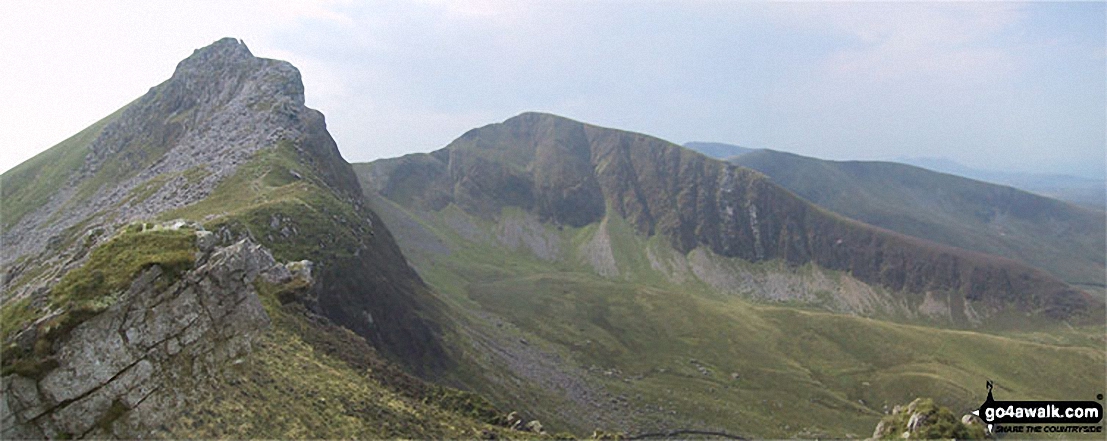 Walk gw188 The first part of the Nantlle Ridge from Rhyd-Ddu - Mynydd Drws-y-coed (The Nantlle Ridge) and Trum y Ddysgl from Y Garn (Moel Hebog)