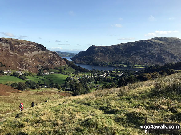 Walk c394 Helvellyn, Catstye Cam and Sheffield Pike from Glenridding - Glenridding Dodd (left), Ullswater and Place Fell from near Hole-in-the-Wall on the lower slopes of Helvellyn