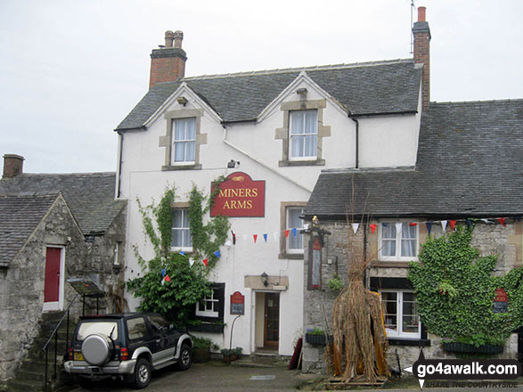 Walk d110 Rainster Rocks and Harboro' Rocks from Brassington - The Miners Arms, Brassington