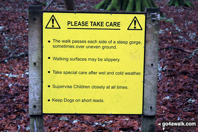 Walk pk105 The Birks of Aberfeldy from Aberfeldy - Warning sign in the Birks of Aberfeldy