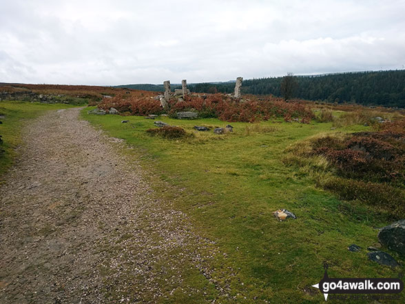 Walk sy119 Horse Stone and Outer Edge from The Flouch - The ruins of North America Farm near Langsett Reservoir