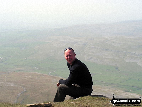 Walk ny162 Sulber Gate,Thieves Moss and Long Scar from Clapham - Admiring the view at the top of a windless Ingleborough