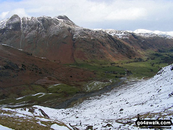 Walk c425 The Oxendale Fells from The Old Dungeon Ghyll, Great Langdale - Pike of Stickle and and The Langdale Pikes above The Band (left) and Great Langdale (right) from below Red Tarn (Langdale)