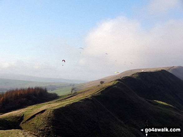 Walk d158 Sparrowpit and Mam Tor from Castleton - Hangliders off Lord's Seat (Rushup Edge) from Mam Tor