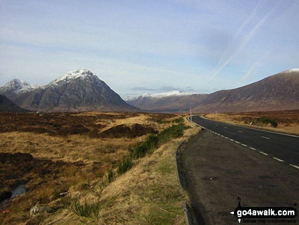 Walk h132 Creise and Meall a' Bhuiridh from The Kings House Hotel - Buachaille Etive Mor (left) and Beinn a' Chrulaiste (right) from the A82