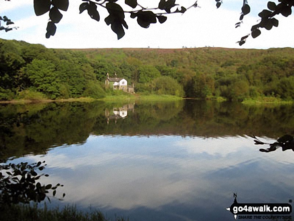 Walk l135 A circuit of Anglezarke Reservoir - Heapey Waterman's Cottage across Anglezarke Reservoir