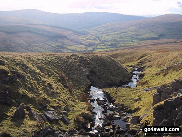 Dentdale with Whernside (left) Calf Top (centre) and Aye Gill Pike (right) from Great Knoutberry Hill (Widdale Fell)