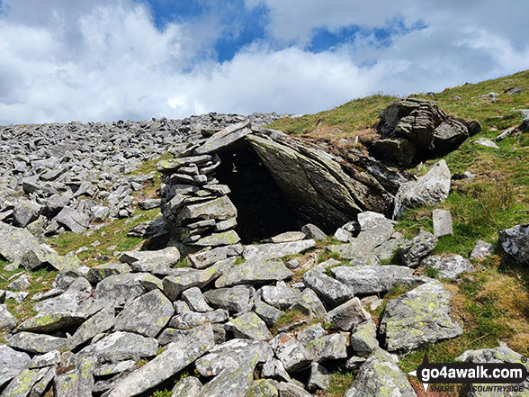 Walk gw160 Gyrn (Llanllechid) and Moel Wnion from Rachub - Shelter on the upper slopes of Gyrn (Llanllechid)