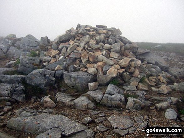 Walk h174 Buachaille Etive Mor (Stob Dearg) and Stob na Doire (Buachaille Etive Mor) from from Altnafeadh, The Pass of Glen Coe - Stob Coire Altruim (Buachaille Etive Mor) summit cairn