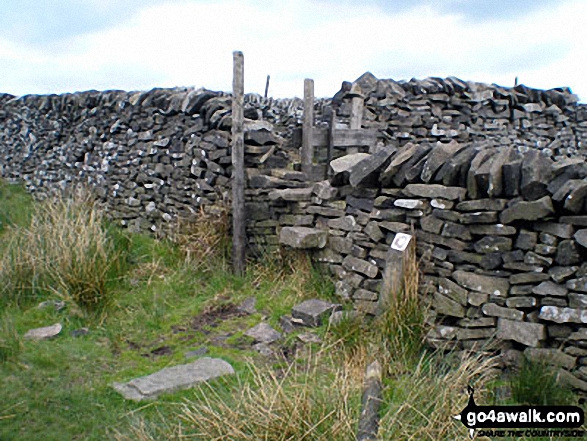 Walk ch252 Three Shires Head and Cheeks Hill from The Cat and Fiddle - Stone wall stile on Cheeks Hill - the highest point in Staffordshire