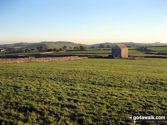 Walk s113 Milldale, Wolfscote Dale, Wolfscote Hill, Narrowdale Hill and Gratton Hill from Alstonefield - Staffordshire countryside near Alstonefield