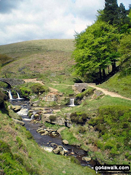 Walk s121 Oliver Hill and Three Shires Head from Flash - Three Shires Head