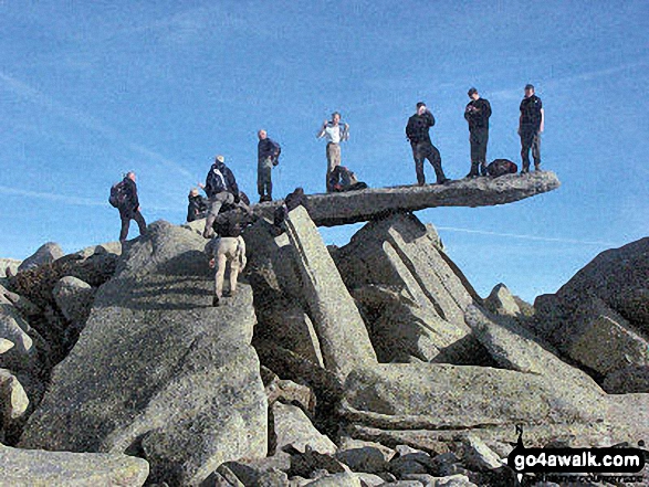 Walk gw187 Y Garn (Glyderau),  Glyder Fawr, Castell y Gwynt and Glyder Fach from Ogwen Cottage, Llyn Ogwen - The famous cantilever stone on Glyder Fach