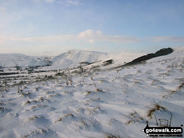 Walk d224 Lose Hill from Edale - Mam Tor (centre left) from the upper slopes of Lose Hill (Ward's Piece) in heavy snow