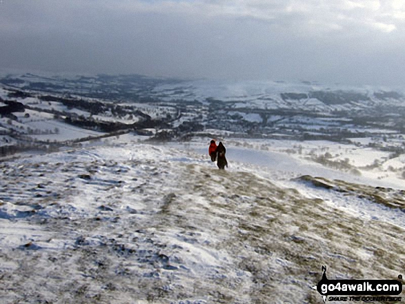 Walk d224 Lose Hill from Edale - The Hope Valley from Lose Hill (Ward's Piece) in arctic snow conditions