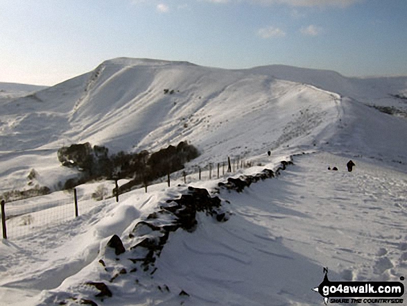 Walk d224 Lose Hill from Edale - Mam Tor in deep snow from Hollins Cross