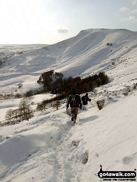 Walk d123 Mam Tor via Cavedale from Castleton - Descending from Hollins Cross towards Castleton with Mam Tor beyond