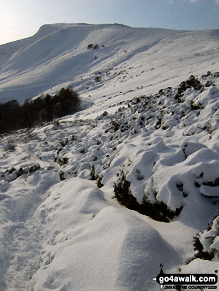 Walk d158 Sparrowpit and Mam Tor from Castleton - Mam Tor from the path below Hollins Cross under a blanket of deep snow