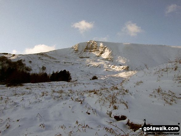 Walk d123 Mam Tor via Cavedale from Castleton - Mam Tor from Castleton