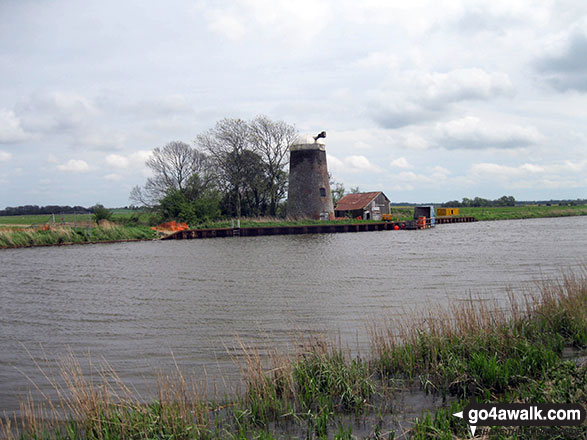 Walk nf117 The River Bure from South Walsham Broad (Pilson Green) - Ashby Oby Drainage & sawmill (a.k.a. Wiseman's Mill) on the other side of the River Bure