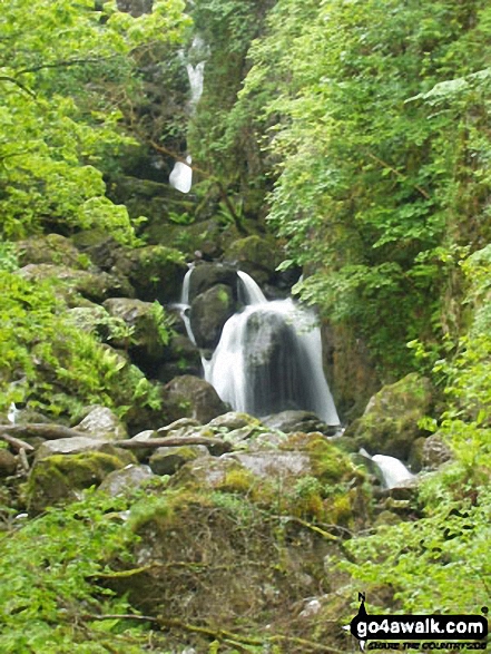 Walk c203 Ashness Bridge, Surprise View, Watendlath, Rosthwaite and The River Derwent from Barrow Bay - Lodore Falls