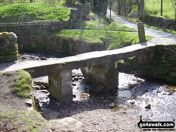 Walk l119 Bedding Hill Moor and Wycoller from Trawden - Stone footbridge across Colne Water at Wycoller