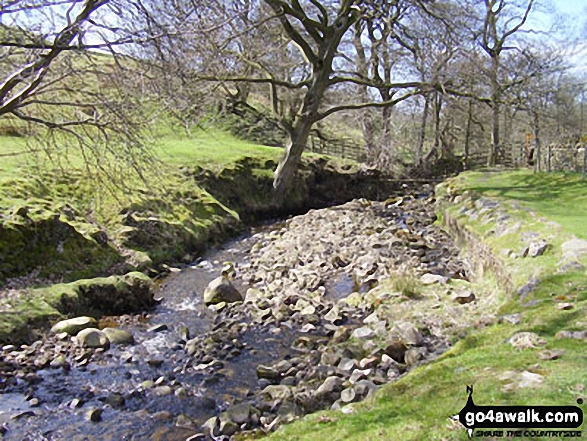 Walk l119 Bedding Hill Moor and Wycoller from Trawden - Colne Water, Wycoller village