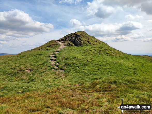 Walk c449 Sour Howes and Sallows from Kentmere - The summit of Sour Howes