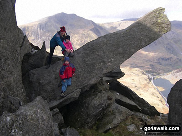 Walk gw115 Glyder Fach, Castell y Gwynt and Glyder Fawr from Ogwen Cottage, Llyn Ogwen - My wife with Meg and Joe on at The Cannon Stone on the North Ridge of Tryfan