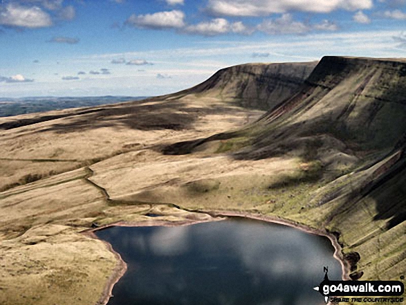 Walk po114 Black Mountain/Y Mynydd Du - Fan Hir, Fan Brycheiniog, Picws Du (Bannau Sir Gaer) and Waun Lefrith (Bannau Sir Gaer) from nr Llanddeusant - Carmarthen Fan - Fan Foel and Picws Du (Bannau Sir Gaer) with Llyn y Fan Fach below from Waun Lefrith (Bannau Sir Gaer)