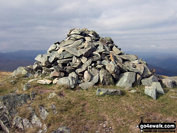 Walk Y Garn (Rhinogs) walking UK Mountains in The Rhinogs Snowdonia National Park Gwynedd, Wales