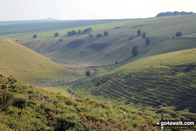 Walk d146 The High Peak Trail and Kenslow Knoll from Middleton-by-Youlgreave - Lovely Long Dale