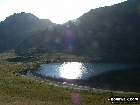 Walk gw106 A circuit of Llyn Idwal from Ogwen Cottage - Llyn Idwal with Tryfan beyond